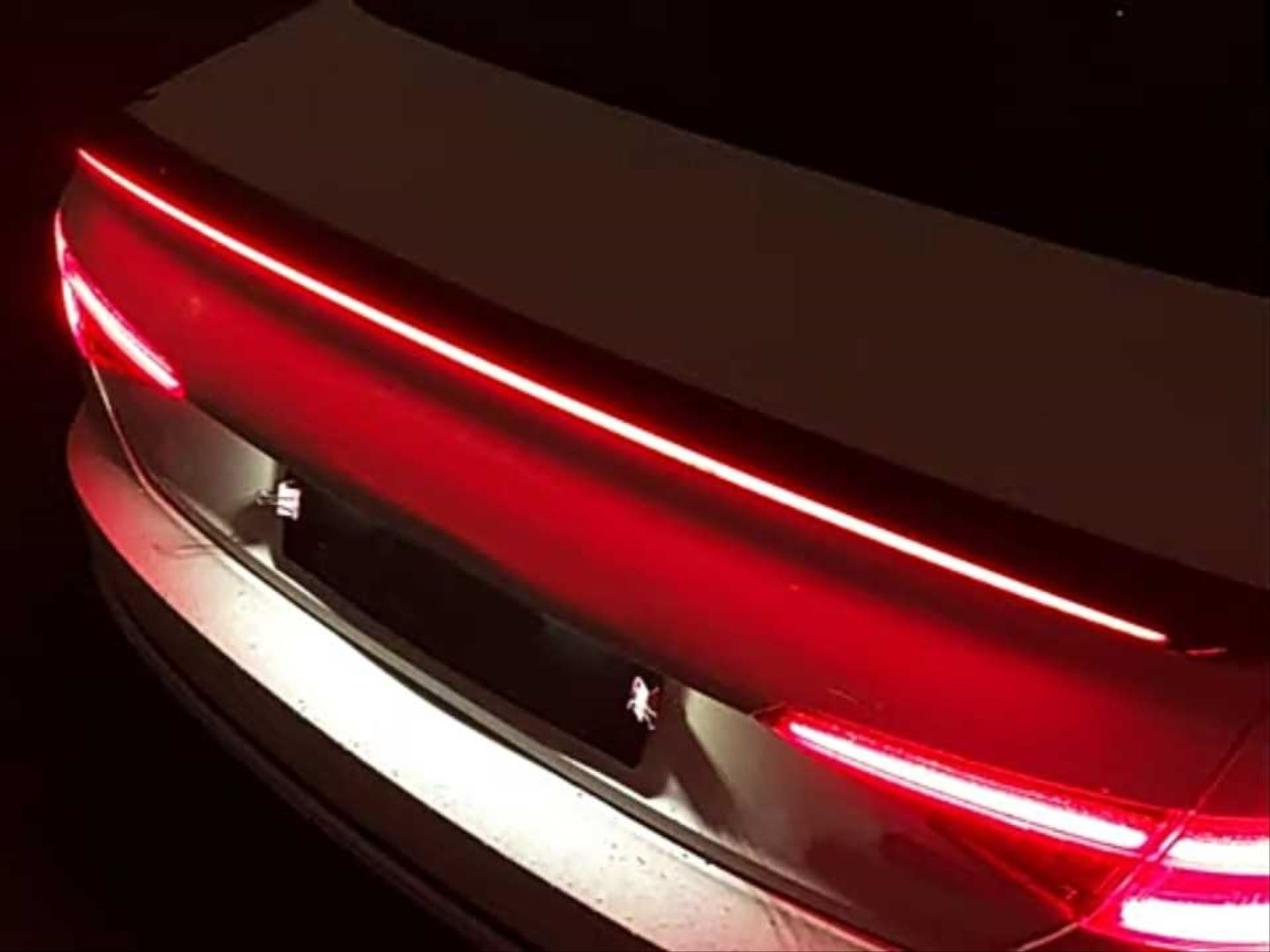 Audi A4 Uyumlu 2016-2019 LED Spoiler Piano Black (Parlak Siyah)