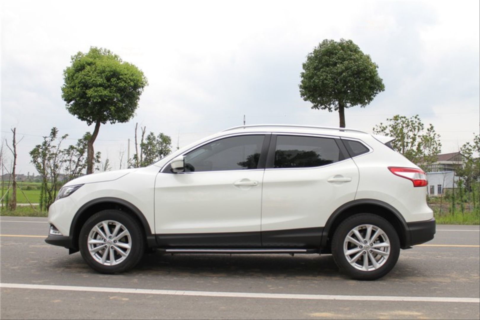 Nissan Qashqai Uyumlu 2014-2020 Yan Basamak A Dizayn