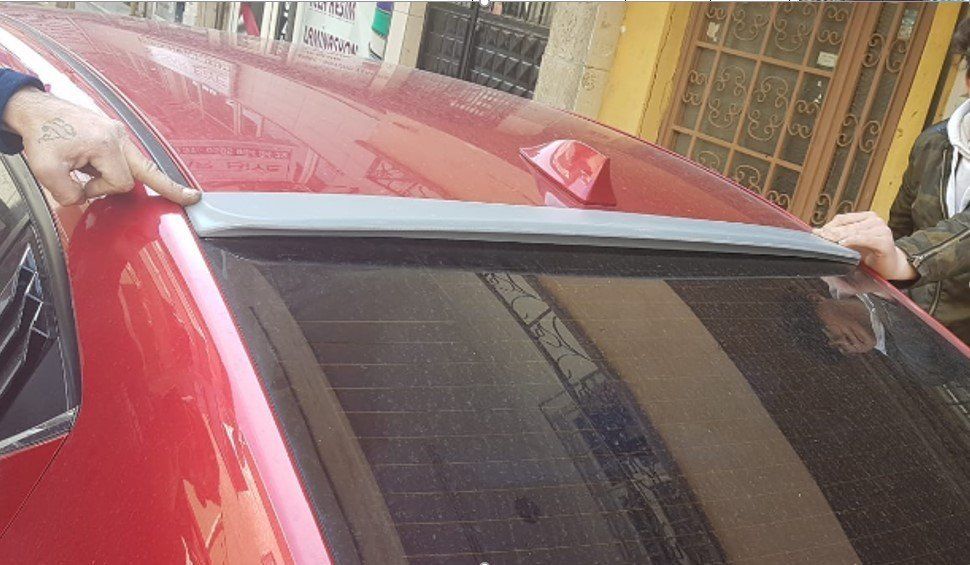 Mazda 3 Uyumlu Cam Üstü Spoiler (Fiber)