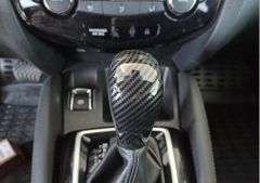 Nissan Qashqai Uyumlu 2014-2020 Vites Topuzu Kaplama - Karbon (Otomatik Vites)