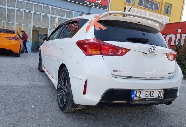 Toyota Auris Uyumlu Yeni Kasa Spoiler (Fiber)