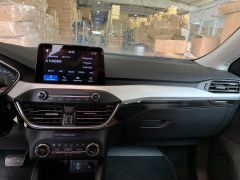 Ford Focus Uyumlu 2019+ Panel Kaplama Titanyum Siyah