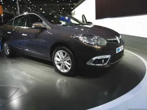 OMSA Renault Fluence Krom Sis Farı Çerçevesi 2 Parça 2012-2015 Arası - Görsel 3