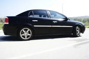OMSA Opel Vectra C SD-SW Krom Cam Alt Çıtası 4 Parça 2002-2008 Arası - Görsel 3