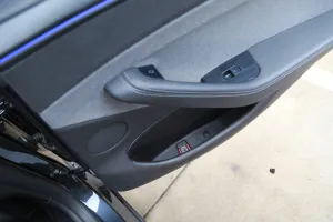 2025+ MODEL Y (JUNIPER) IÇIN ACIL ÇIKIS MANDAL - Görsel 2