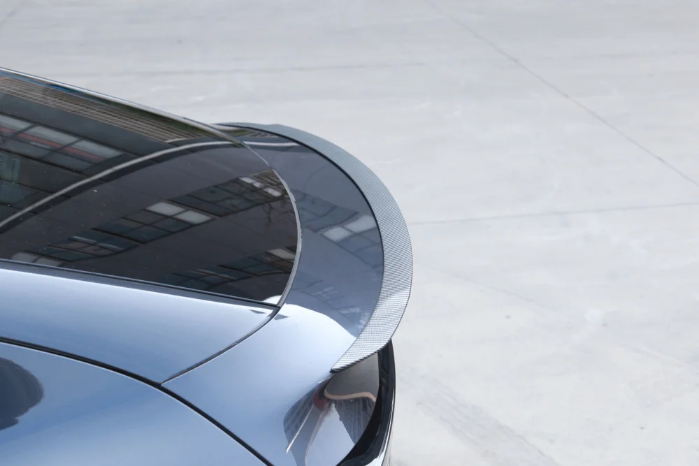 2025+ MODEL Y (JUNIPER) IÇIN SPOR SPOILER - PARLAK KARBON BOYA
