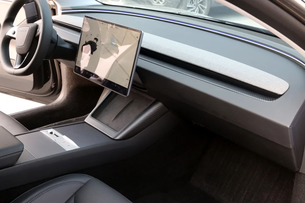 2025+ MODEL Y (JUNIPER) IÇIN GÖGÜSLÜK KAPLAMA KARBON BOYA