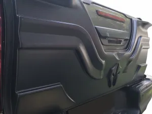 Kolaylı uyumlu TOYOTA HILUX 2015 Arka Bagaj Kapağı Bagaj Kaplama 9203 Siyah Mat Asa Kum Desen Standart modelleri DRS Tuning'de. Kaliteli malzeme, hızlı kargo