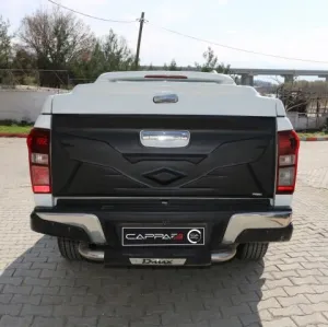 Kolaylı uyumlu ISUZU D-MAX 2017 Arka Bagaj Kapağı Bagaj Kaplama Siyah Mat Asa Kum Desen Standart modelleri DRS Tuning'de. Kaliteli malzeme, hızlı kargo ve