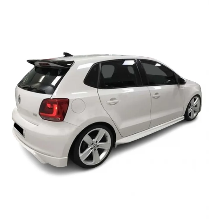 Volkswagen Polo (2010 - 2017) Arası Aero Yan Marşpiyel Seti (VAKUM) Parlak Siyah Boyalıdır