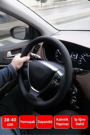 Cenk Oto uyumlu Oto Direksiyon Kılıfı Noktalı Siyah Deri Siyah Dikiş modelleri DRS Tuning'de. Kaliteli malzeme, hızlı kargo ve güvenli alışverişle hemen
