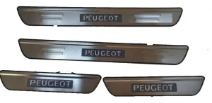 Peugeot 207 Uyumlu Işıklı Kapı Eşiği ParçaDRS Tuning kalitesiyle tanışın! Özel olarak Peugeot  model araçlar için üretilen bu ürün, otomobilinizin hatlarına spo