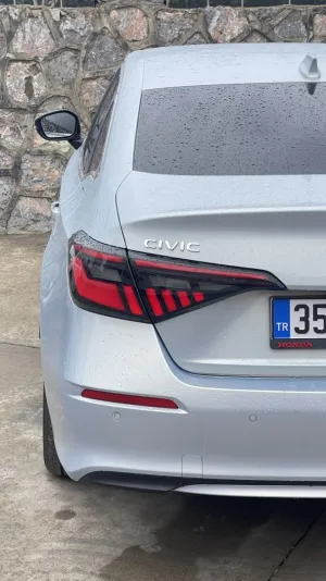 2022+ Civic Uyumlu Modern Line LED Stop - Kırmızı/Smoke Parça thumb 1