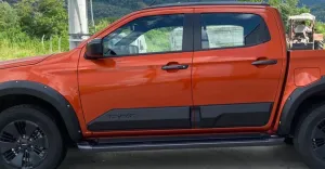 İsuzu D-Max Uyumlu Gövde Kaplama Yan Kapı Koruma 2020 / 2023 Parça thumb 2