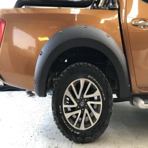 Nissan Navara Uyumlu Çamurluk Kaplama Cıvatalı 4.5Cm Dodik Seti 2012 / 2019 ParçaDRS Tuning kalitesiyle tanışın! Özel olarak Nissan  model araçlar için üretilen