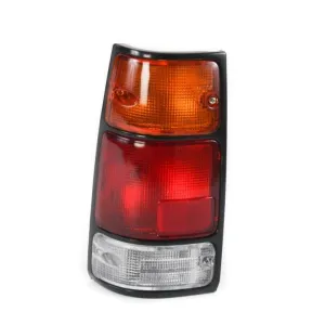 İsuzu Tfr Uyumlu 88-97 Stop 'Sol'DRS Tuning kalitesiyle tanışın! Özel olarak Isuzu  model araçlar için üretilen bu ürün, otomobilinizin hatlarına sportif ve din