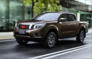Nissan Navara Uyumlu 2015-2020 Far Çerçevesi Kaplama Siyah thumb 3