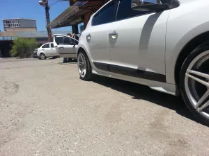 Renault Megane Uyumlu 3 Marşpiyel 2 Parça Fiber 2008 Ve Sonrası thumb 1