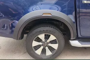 İsuzu D-Max Uyumlu 2020+ Reflektörlü Dodik thumb 3