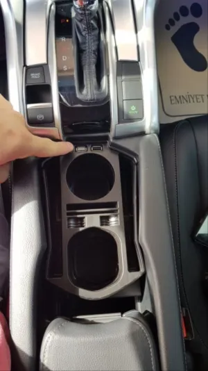 Honda Civic Uyumlu Fc5 2016-2021 USB Portlu Orta Konsol Kutusu thumb 1