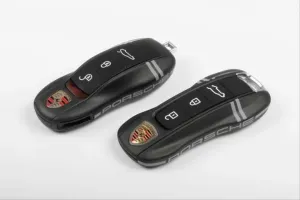 r Kılıfı SiyahDRS Tuning kalitesiyle tanışın! Özel olarak Porsche  model araçlar için üretilen bu ürün, otomobilinizin hatlarına sportif ve dinamik bir dokunuş 