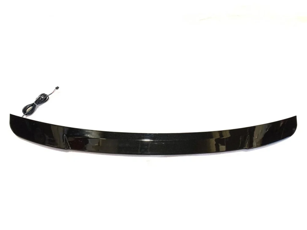 Volkswagen Passat Uyumlu 2015+ LED Spoiler (Piano Black)