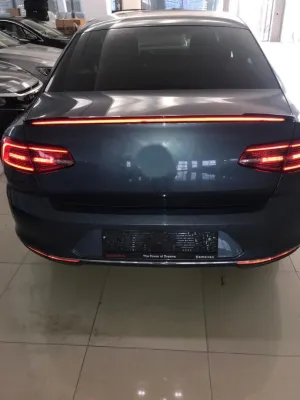 Volkswagen Passat Uyumlu 2015+ LED Spoiler (Piano Black) thumb 4