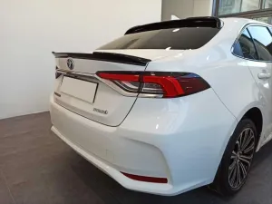Toyota Corolla Uyumlu 2019+ Cam Üstü Spoiler (Piano Black) thumb 4