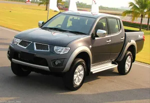 Mitsubishi L200 Uyumlu 2008-2014 Bagaj Kapağı Kaplama Krom thumb 2