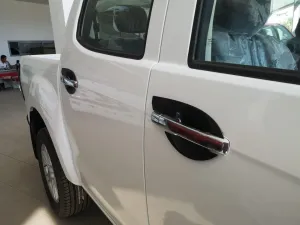 İsuzu D-Max Uyumlu 2012-2017 Kapı Kolu İç Kaplama Siyah thumb 3