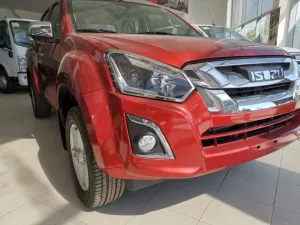 İsuzu D-Max Uyumlu 2018+ Far Çerçevesi Kaplama Nikelaj Sinyal Çizgili thumb 2