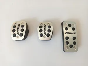 Ford Focus Uyumlu 2010-2019 Pedal Seti Siyah Yazılı ManuelDRS Tuning kalitesiyle tanışın! Özel olarak Ford  model araçlar için üretilen bu ürün, otomobilinizin 