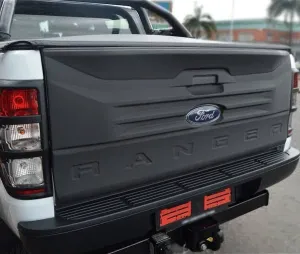 Ford Ranger Uyumlu T7 Bagaj Kapağı Kaplama Ranger Yazılı Mat SiyahDRS Tuning kalitesiyle tanışın! Özel olarak Ford  model araçlar için üretilen bu ürün, otomobi