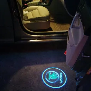 Skoda Superb Uyumlu Kapı Altı Logo Araç 3D Gölge LightDRS Tuning kalitesiyle tanışın! Özel olarak Skoda  model araçlar için üretilen bu ürün, otomobilinizin hat